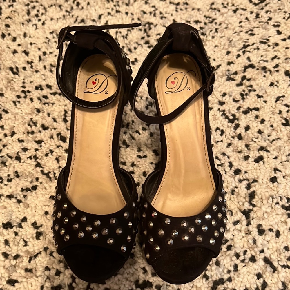 Studded wedges